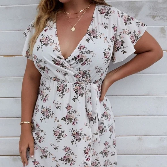 Boho Plus White floral Print Butterfly Sleeve Maxi Dress - Picture 5 of 12